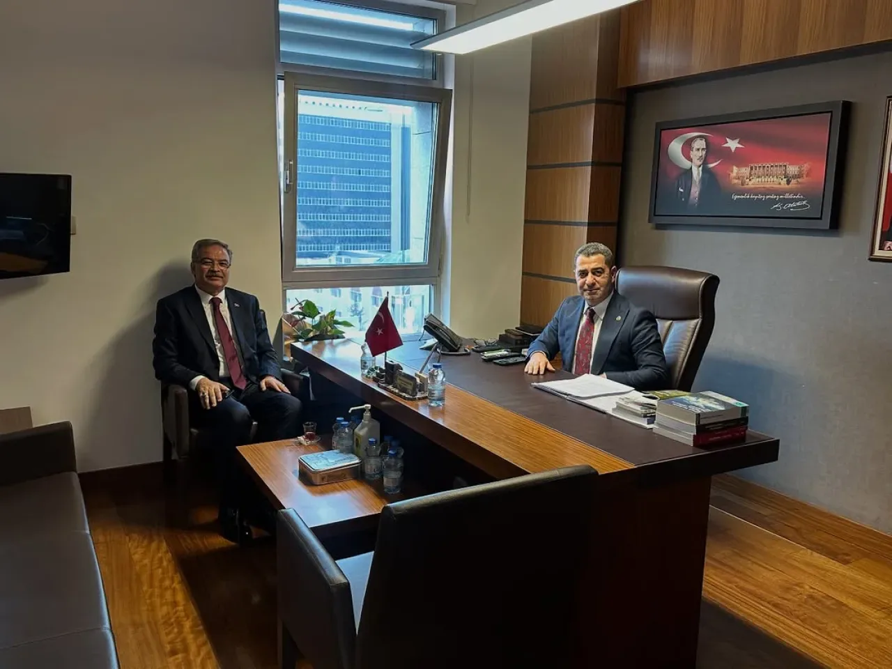 Gaziantep Milletvekili Bozgeyik, İl Milli Eğitim Müdürü Arpacı'yı Ziyaret Etti Gaziantep Milletvekili Bozgeyik, İl Milli Eğitim Müdürü Arpacı'yı Ziyaret Etti