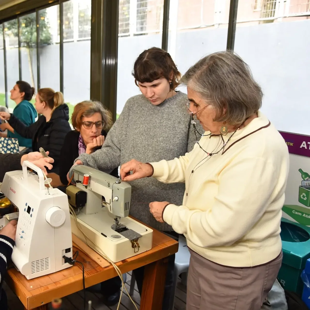 Kadıköy'de Temel Dikiş Eğitimleri Başladı Kadıköy'de Temel Dikiş Eğitimleri Başladı