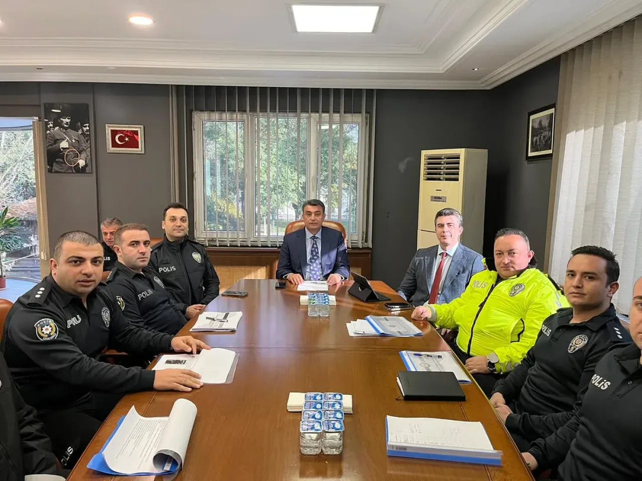 Kağıthane'de Asayiş ve Güvenlik Toplantısı Yapıldı Kağıthane'de Asayiş ve Güvenlik Toplantısı Yapıldı