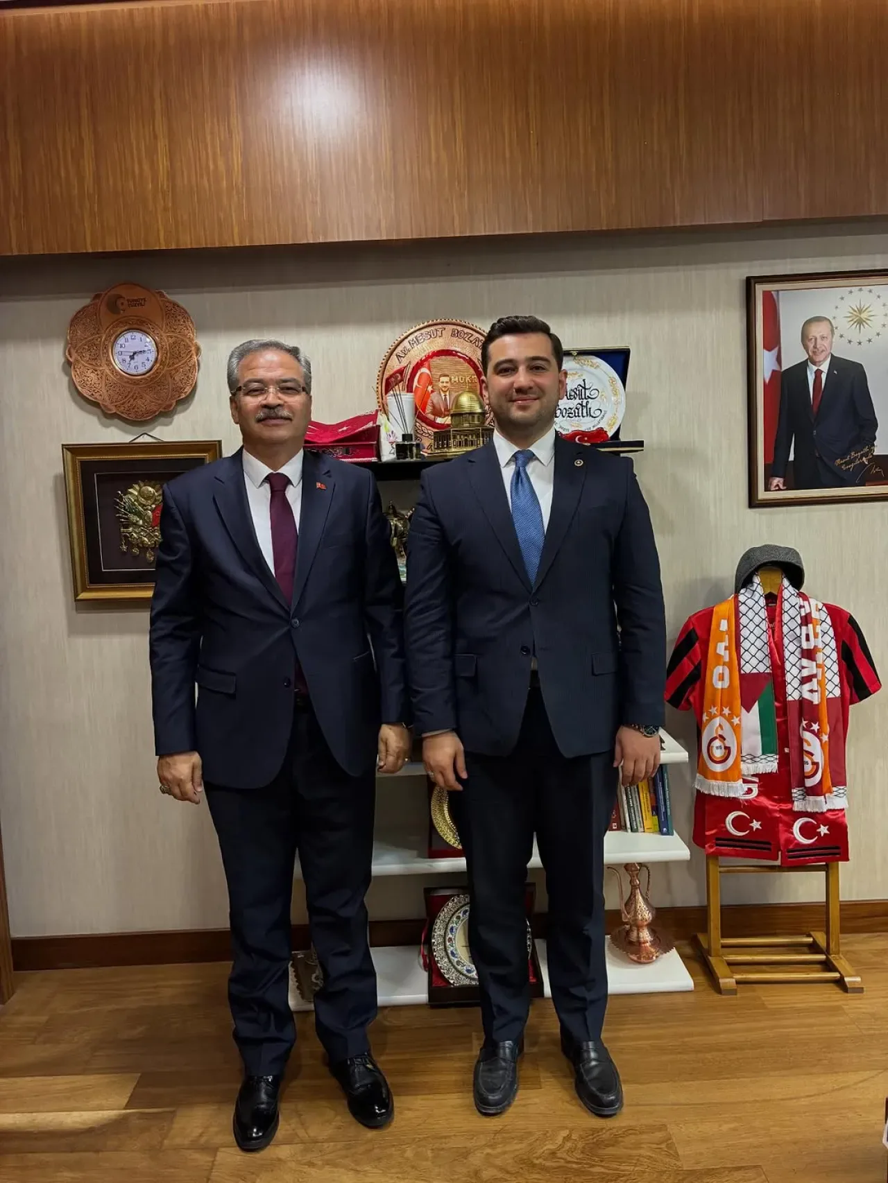 Gaziantep Milletvekili Bozatlı, İl Milli Eğitim Müdürü Arpacı'yı TBMM'de Ağırladı Gaziantep Milletvekili Bozatlı, İl Milli Eğitim Müdürü Arpacı'yı TBMM'de Ağırladı