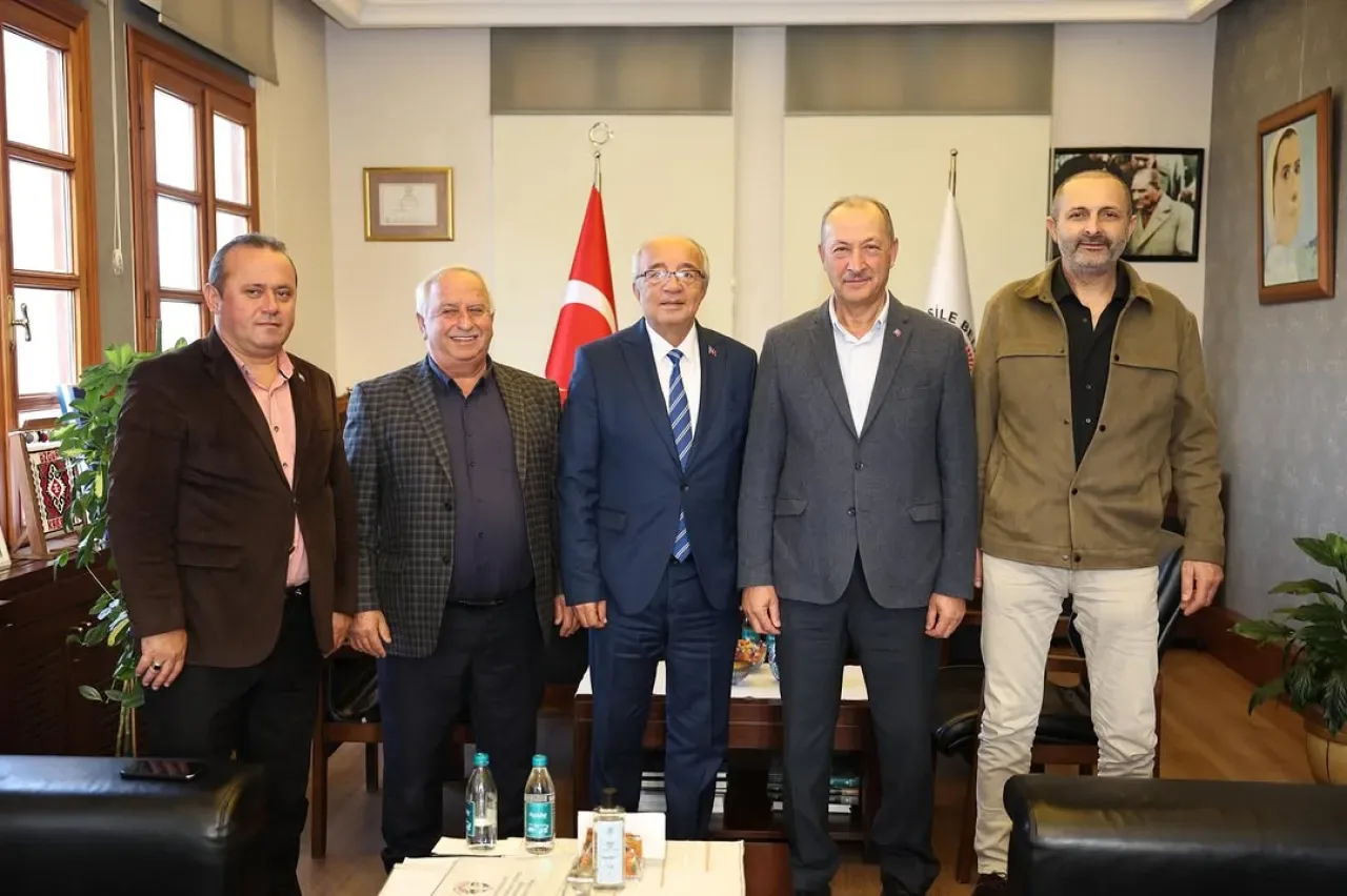 Şile Muhtarlar Derneği'nin Yeni Başkanı Metin Metiner, Belediye'de Ağırlandı Şile Muhtarlar Derneği'nin Yeni Başkanı Metin Metiner, Belediye'de Ağırlandı