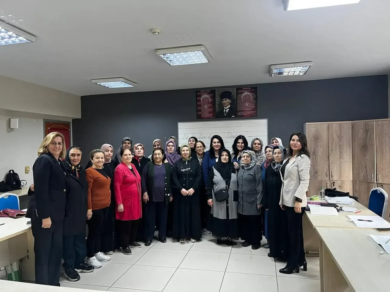 Kartal'da CHP Kadın Kolları Okuma Yazma Atölyeleri İkinci Dönemde Kartal'da CHP Kadın Kolları Okuma Yazma Atölyeleri İkinci Dönemde