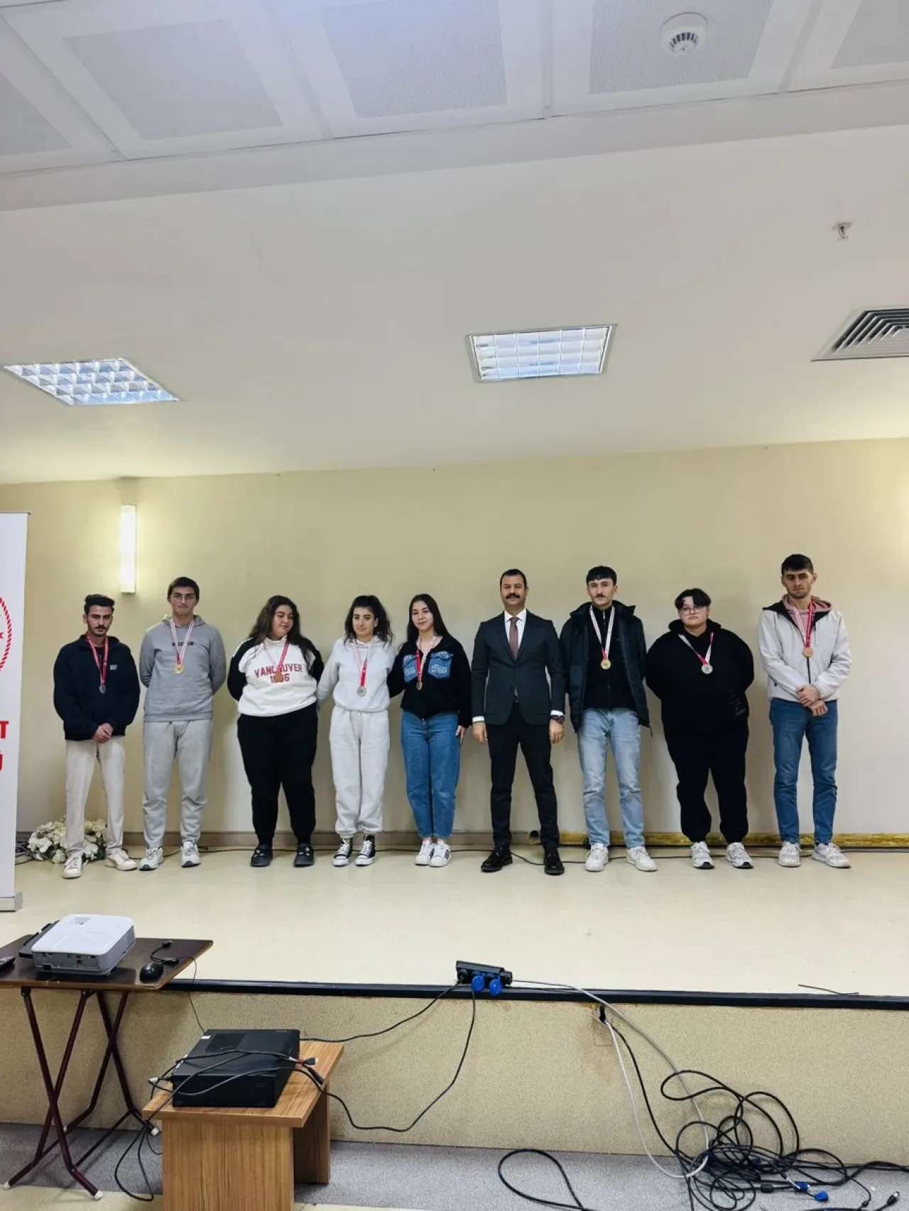 Akören'de Yurt Öğrencileri Arasında Düzenlenen Spor Müsabakalarında Madalya Heyecanı Akören'de Yurt Öğrencileri Arasında Düzenlenen Spor Müsabakalarında Madalya Heyecanı