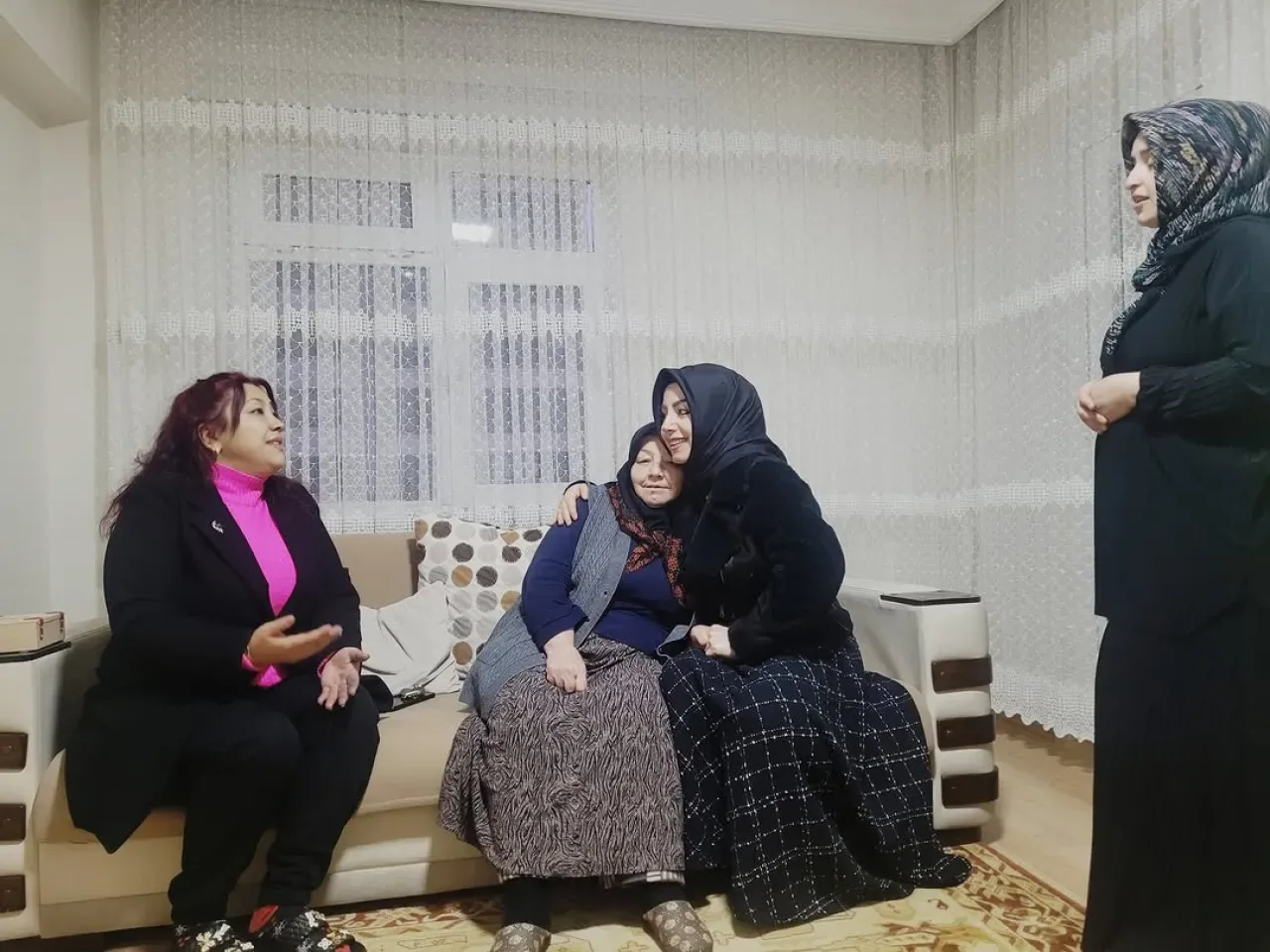 MHP Yenimahalle Teşkilatı Ev Ziyaretleri ile Halkla Buluşuyor MHP Yenimahalle Teşkilatı Ev Ziyaretleri ile Halkla Buluşuyor