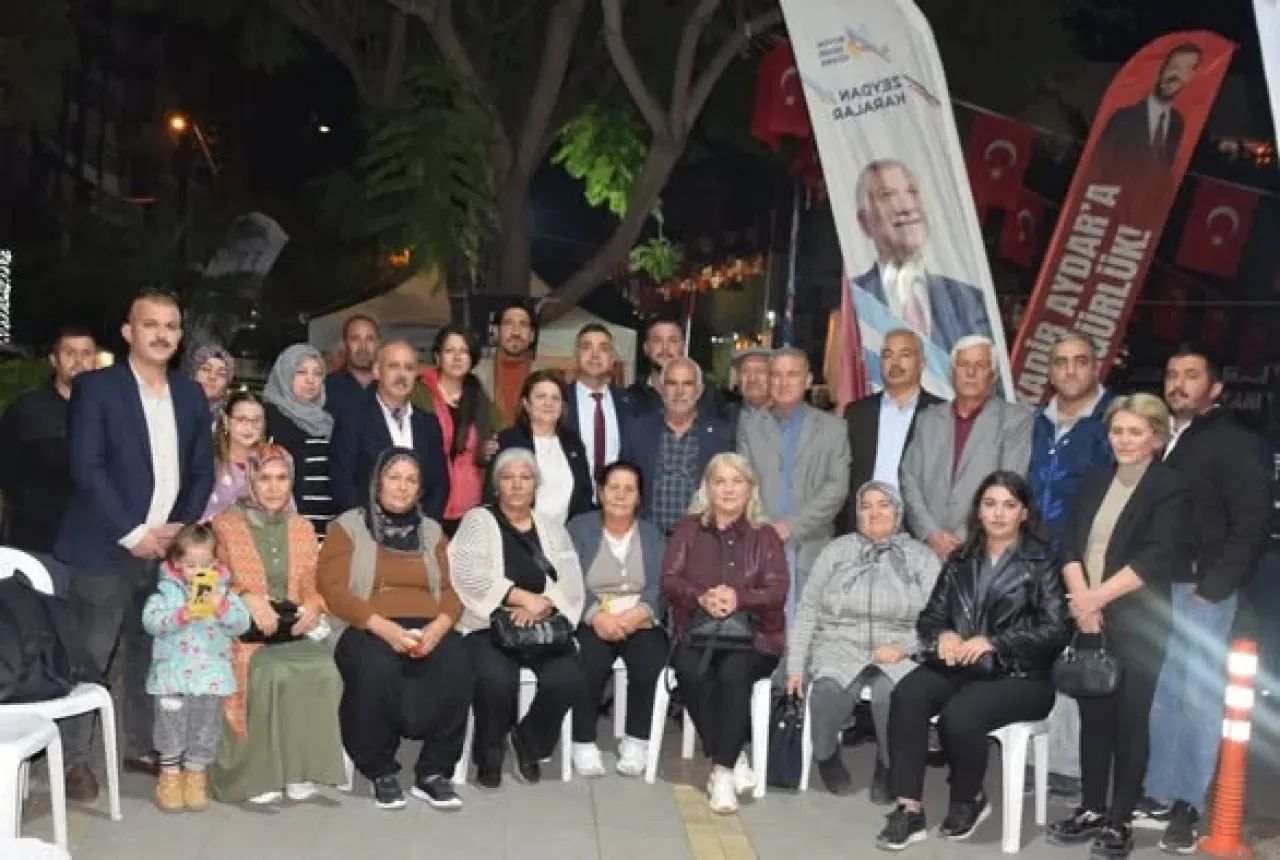 CHP'li Yüreğir İlçe Başkanlığı, Tutuklanan Belediye Başkanları İçin Adalet Nöbeti'nde CHP'li Yüreğir İlçe Başkanlığı, Tutuklanan Belediye Başkanları İçin Adalet Nöbeti'nde