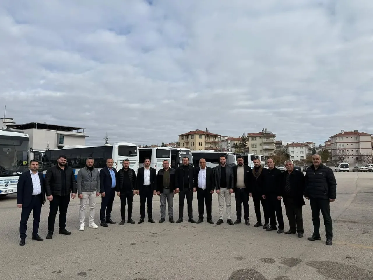 MHP Çubuk İlçe Teşkilatı Otobüs Terminali Esnafını Ziyaret Etti MHP Çubuk İlçe Teşkilatı Otobüs Terminali Esnafını Ziyaret Etti