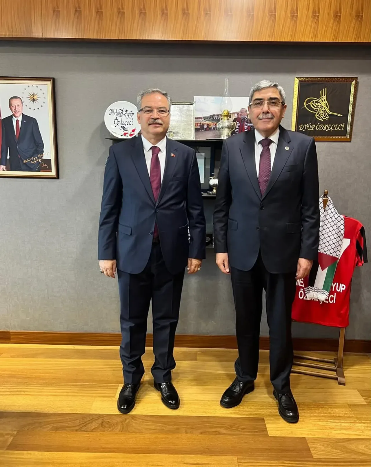 Gaziantep Milletvekili Özkeçeci, İl Milli Eğitim Müdürü Arpacı'yı Ziyaret Etti Gaziantep Milletvekili Özkeçeci, İl Milli Eğitim Müdürü Arpacı'yı Ziyaret Etti