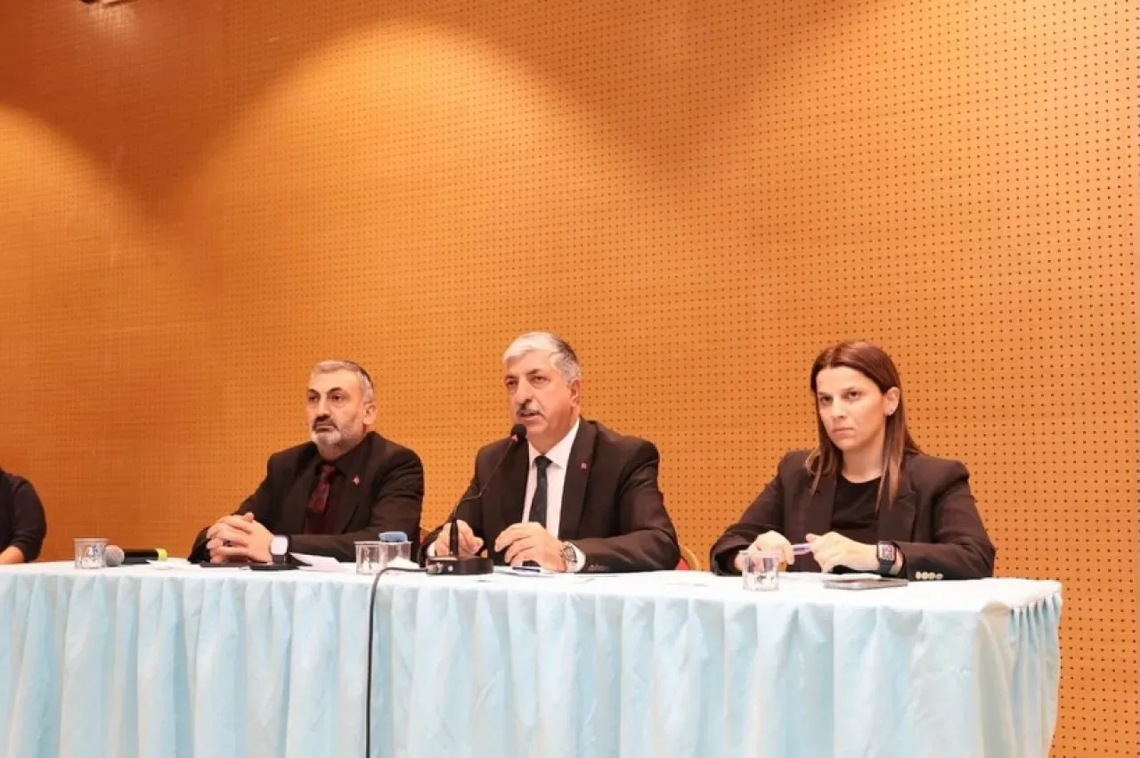 Dilovası Belediye Meclisi Aralık Ayı Olağan Toplantısını Gerçekleştirdi Dilovası Belediye Meclisi Aralık Ayı Olağan Toplantısını Gerçekleştirdi