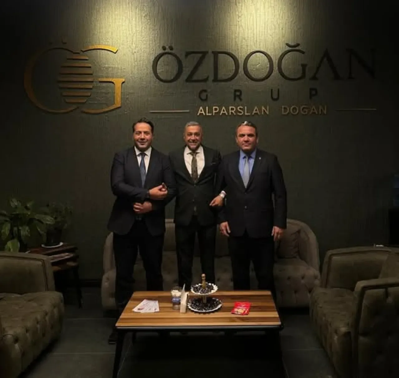 MHP'de Etimesgut Ziyareti: Alparslan Doğan ve Alp Giray Erdemir Bir Araya Geldi MHP'de Etimesgut Ziyareti: Alparslan Doğan ve Alp Giray Erdemir Bir Araya Geldi