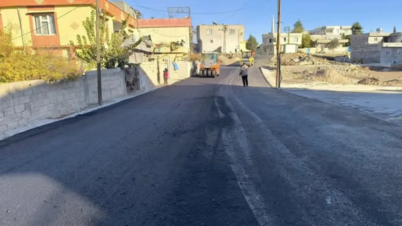 Araban Belediyesi Sağlık Ocağı Sokağı'nda Sıcak Asfalt Çalışması Araban Belediyesi Sağlık Ocağı Sokağı'nda Sıcak Asfalt Çalışması