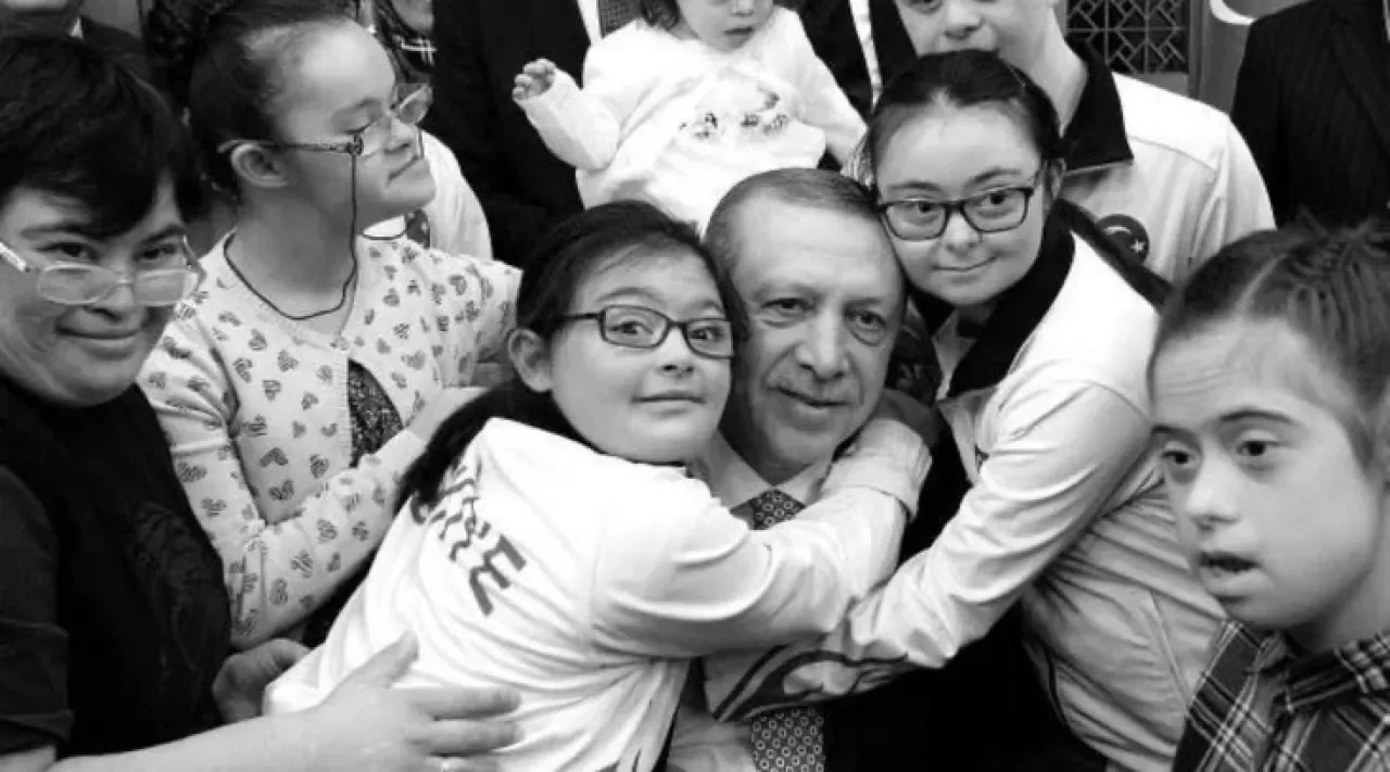 Adalet ve Kalkınma Partisi Ümraniye İlçe Başkanlığı'ndan Cumhurbaşkanı Erdoğan'a Engelli Hizmetleri İçin Teşekkür Adalet ve Kalkınma Partisi Ümraniye İlçe Başkanlığı'ndan Cumhurbaşkanı Erdoğan'a Engelli Hizmetleri İçin Teşekkür