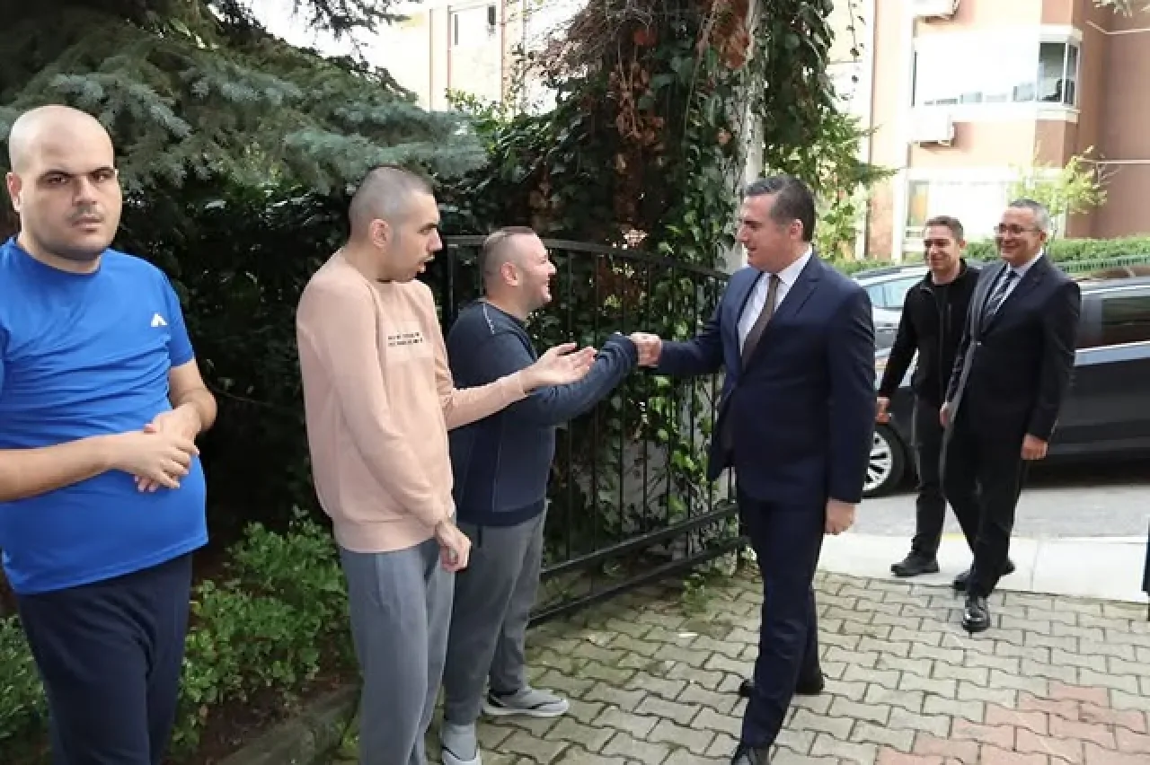 Pendik Kaymakamı, Otizm Merkezini Ziyaret Etti Pendik Kaymakamı, Otizm Merkezini Ziyaret Etti