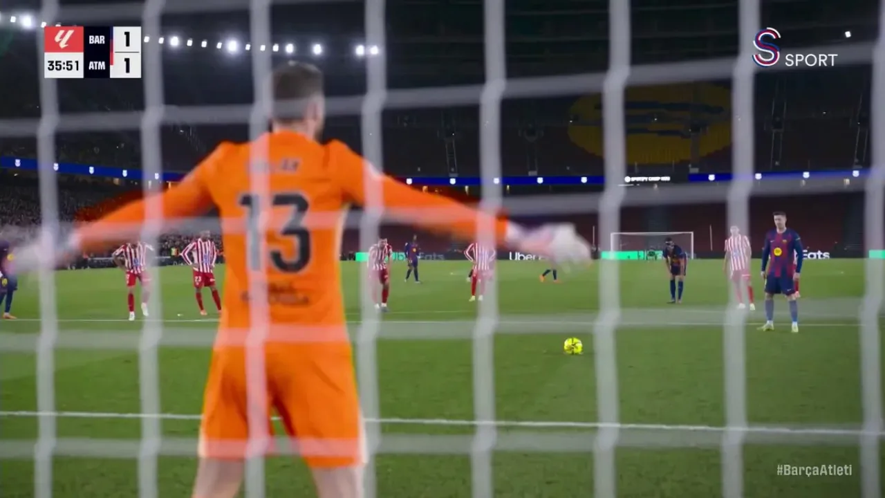 Lewandowski'nin Penaltı Kaçırışı Maçın Kaderini Değiştirdi Lewandowski'nin Penaltı Kaçırışı Maçın Kaderini Değiştirdi