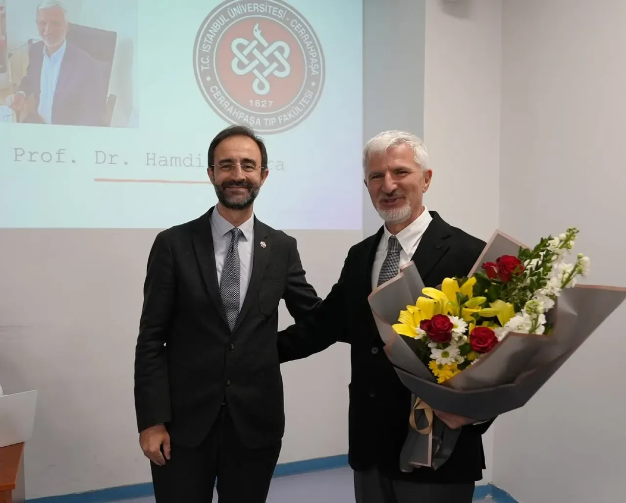 Prof. Dr. Hamdi Özkara, Cerrahpaşa Tıp Fakültesi'nden Emekli Oldu Prof. Dr. Hamdi Özkara, Cerrahpaşa Tıp Fakültesi'nden Emekli Oldu