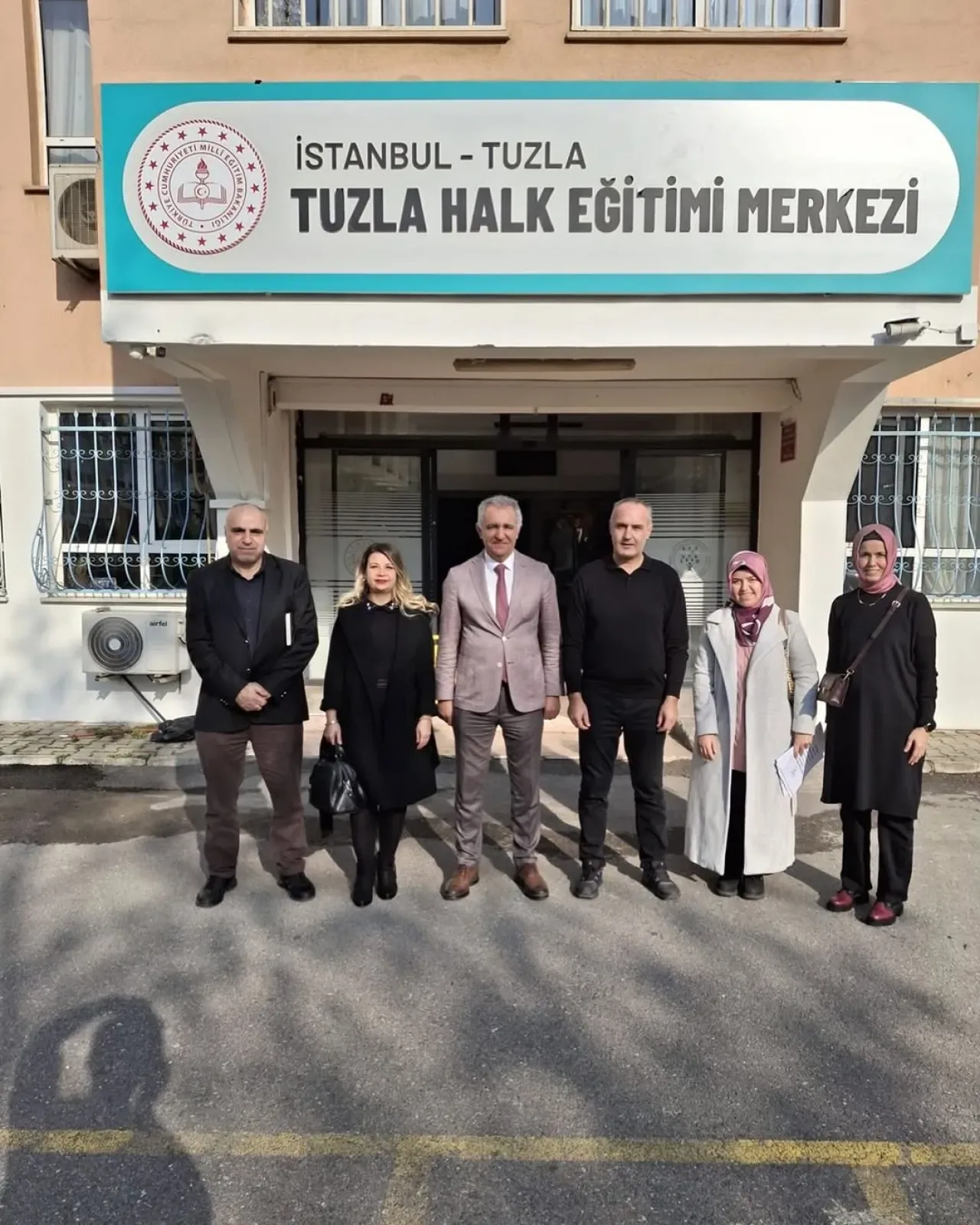 Tuzla Halk Eğitimi Merkezi'nde Okuma Yazma Seferberliği İçin Öğretmen Buluşması Tuzla Halk Eğitimi Merkezi'nde Okuma Yazma Seferberliği İçin Öğretmen Buluşması