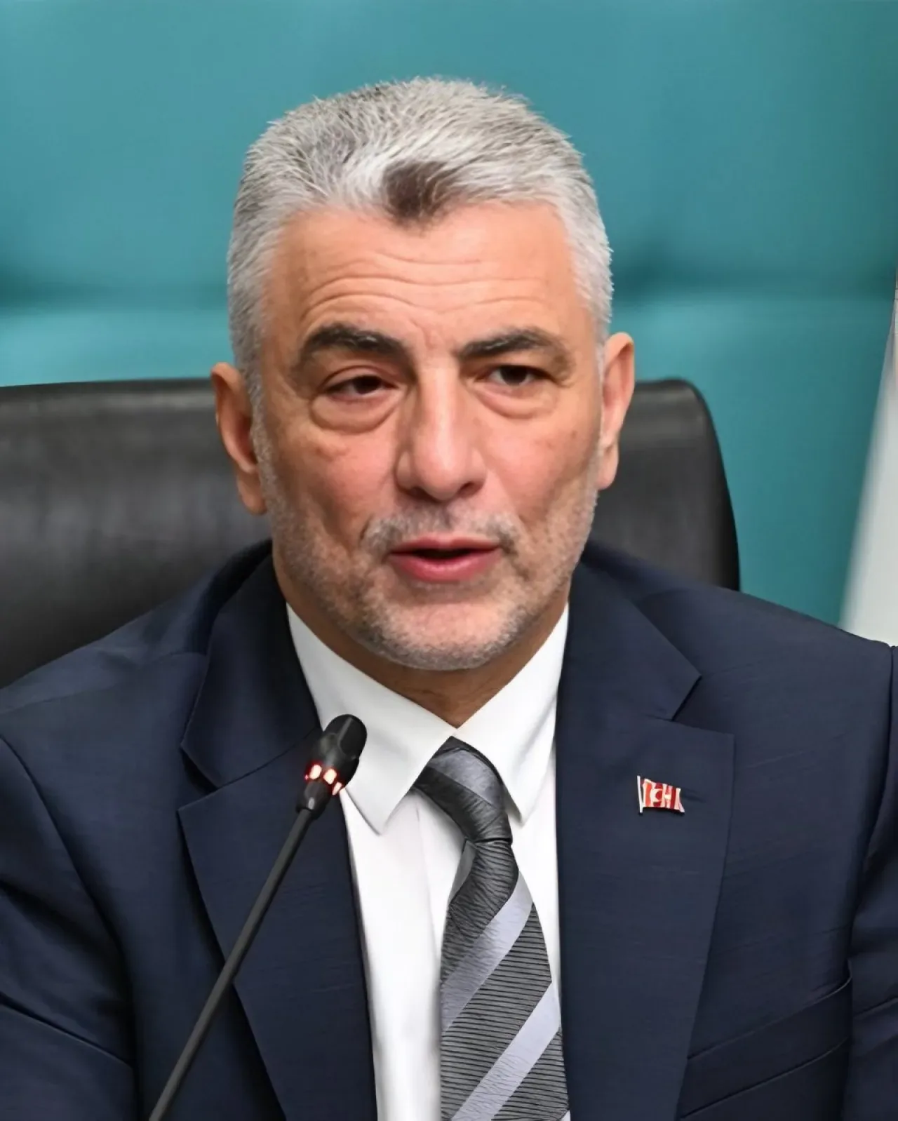 Ekonomide Büyüme Rakamları ve Halkın Sofrası Arasındaki Uçurum Eleştirildi Ekonomide Büyüme Rakamları ve Halkın Sofrası Arasındaki Uçurum Eleştirildi