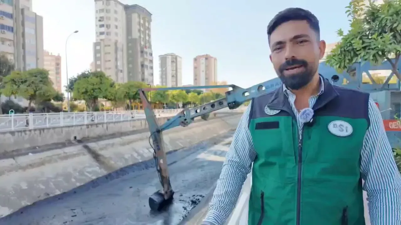 DSİ Adana'da Kanal Temizlik Seferberliği Başlattı DSİ Adana'da Kanal Temizlik Seferberliği Başlattı