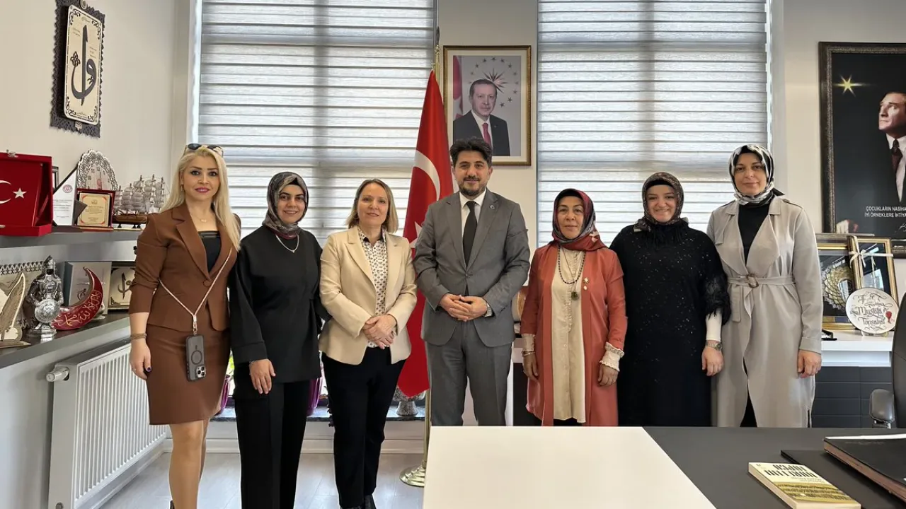Eğitim Bir Sen Gaziosmanpaşa Kadın Kolları, İlçe Milli Eğitim Müdürü'nü Ziyaret Etti Eğitim Bir Sen Gaziosmanpaşa Kadın Kolları, İlçe Milli Eğitim Müdürü'nü Ziyaret Etti