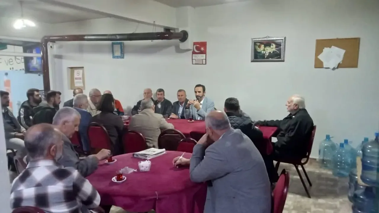 Çatalca Müftüsü Kabakça'da Köy Kahvesinde Vatandaşlarla Buluştu Çatalca Müftüsü Kabakça'da Köy Kahvesinde Vatandaşlarla Buluştu