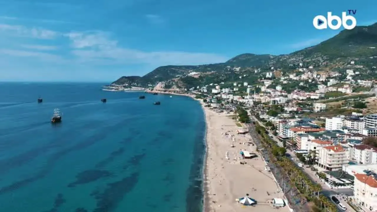 Antalya'da Altyapı Devrimi: Alanya Atatürk Caddesi'nde Eski Su Hattı Yenileniyor Antalya'da Altyapı Devrimi: Alanya Atatürk Caddesi'nde Eski Su Hattı Yenileniyor