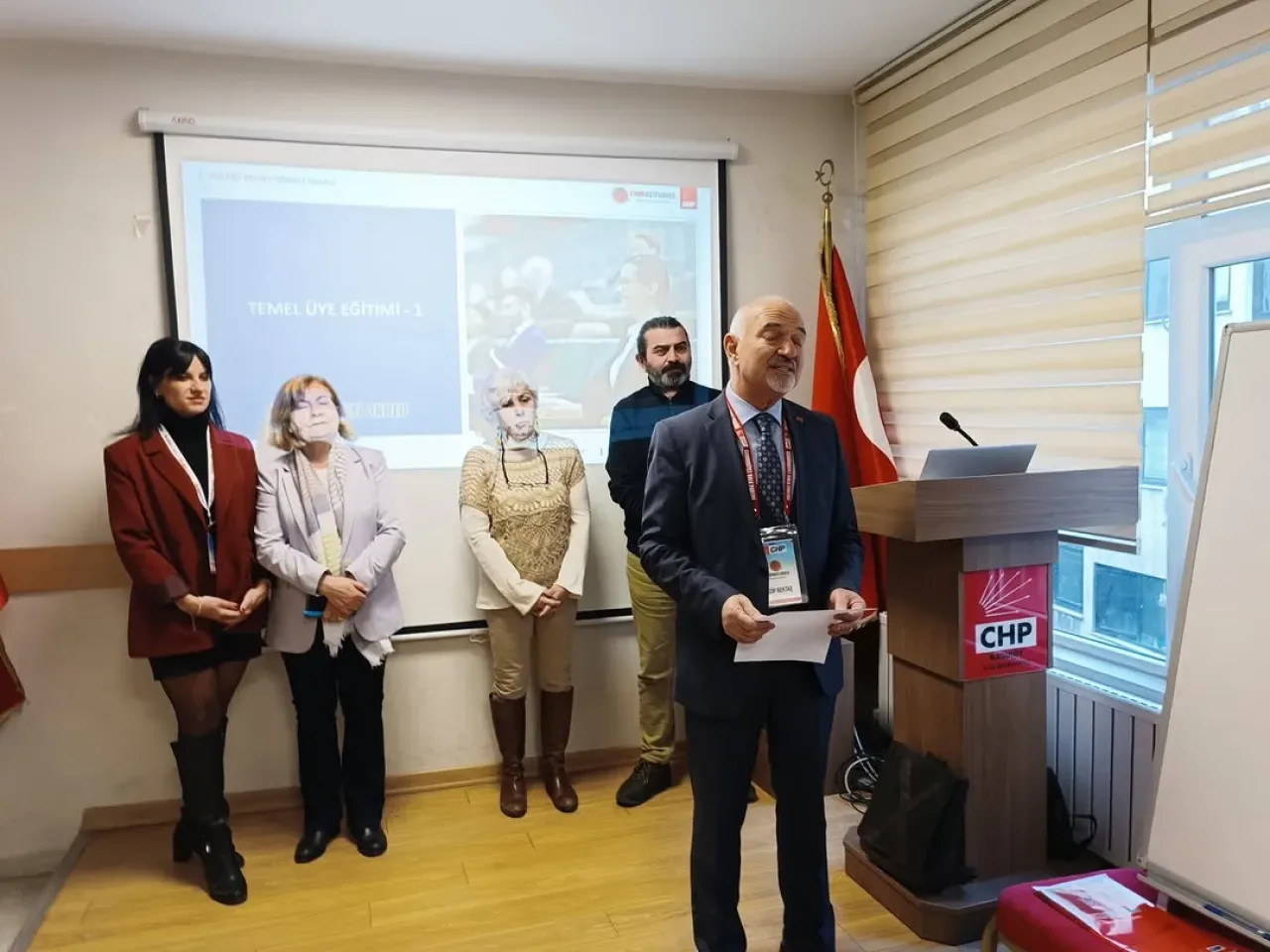 CHP Kadıköy Kadın ve Gençlik Kolları, ÜTSE Eğitimini Tamamladı CHP Kadıköy Kadın ve Gençlik Kolları, ÜTSE Eğitimini Tamamladı