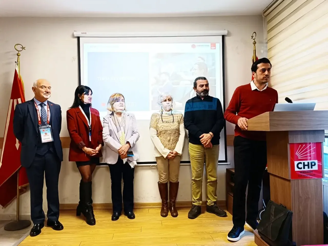 CHP Kadıköy İlçe Teşkilatına Parti Okulu Eğitimi CHP Kadıköy İlçe Teşkilatına Parti Okulu Eğitimi