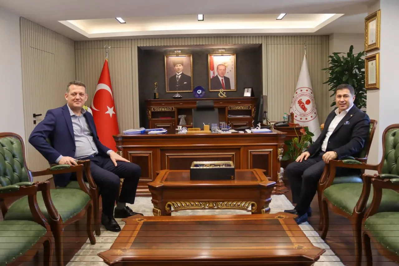 İş İnsanı Zafer Kutanoğlu Beykoz Kaymakamı Dr. Fatih Ürkmezer'i Ziyaret Etti İş İnsanı Zafer Kutanoğlu Beykoz Kaymakamı Dr. Fatih Ürkmezer'i Ziyaret Etti