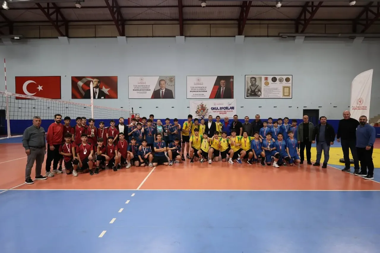 Kocaeli'de Yıldız Erkekler Voleybol İl Birinciliği Sonuçlandı Kocaeli'de Yıldız Erkekler Voleybol İl Birinciliği Sonuçlandı