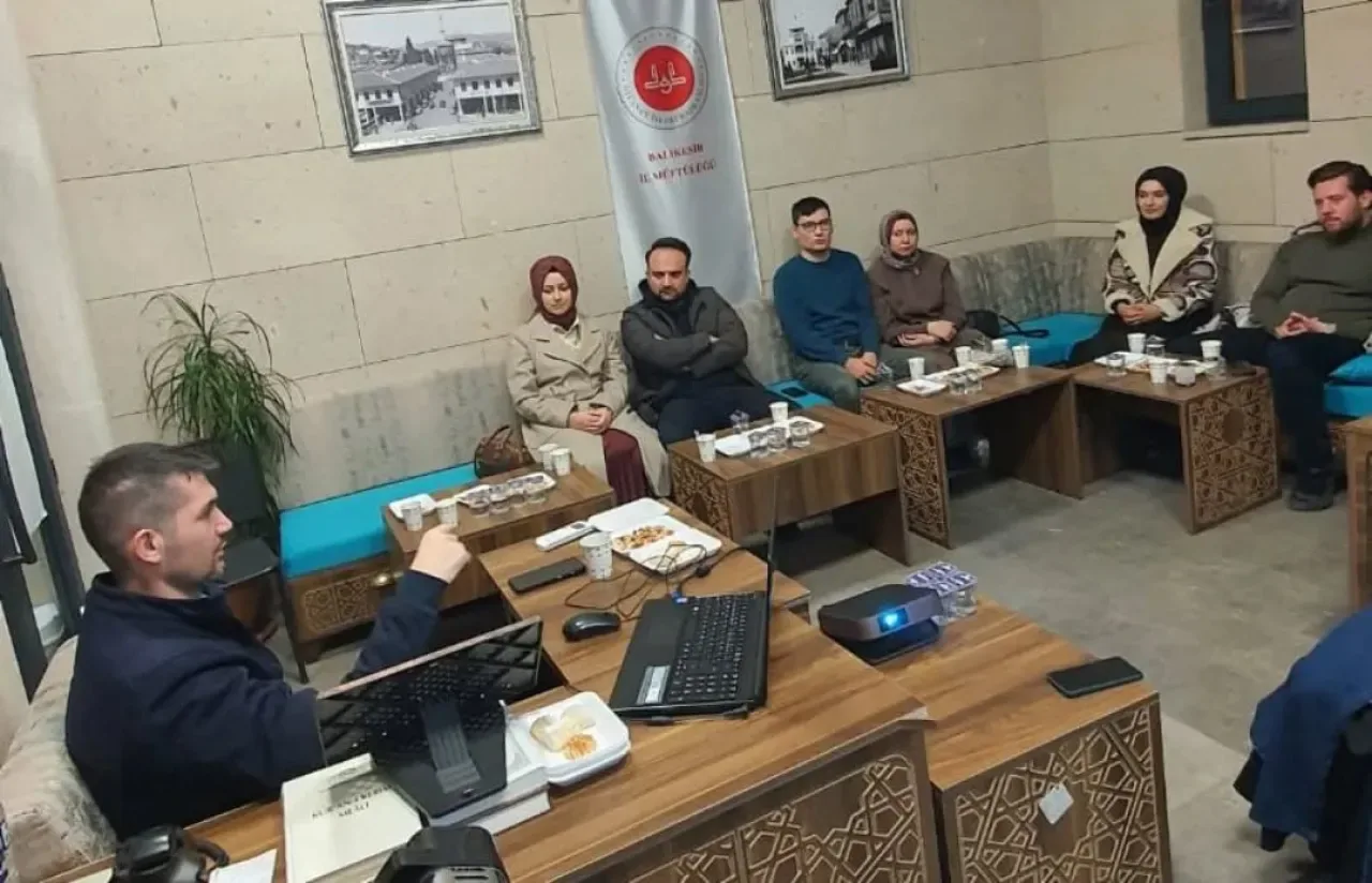 Balıkesir'de Evliliğe İlk Adım Seminerleri Genç Çiftlerle Buluştu Balıkesir'de Evliliğe İlk Adım Seminerleri Genç Çiftlerle Buluştu