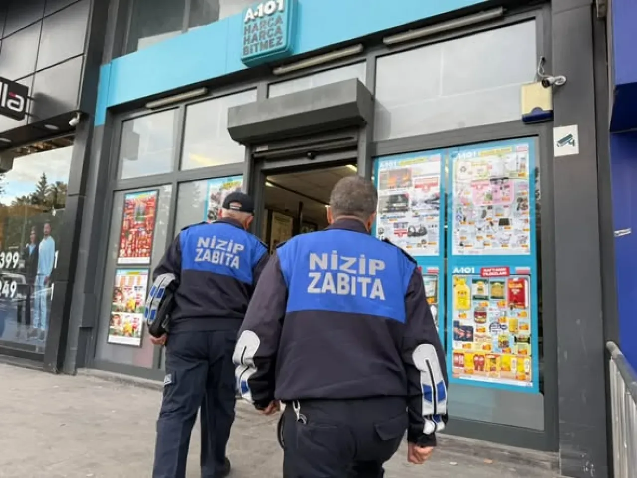 Nizip Belediyesi Zabıta Ekipleri Marketlerde Kapsamlı Denetim Gerçekleştirdi Nizip Belediyesi Zabıta Ekipleri Marketlerde Kapsamlı Denetim Gerçekleştirdi