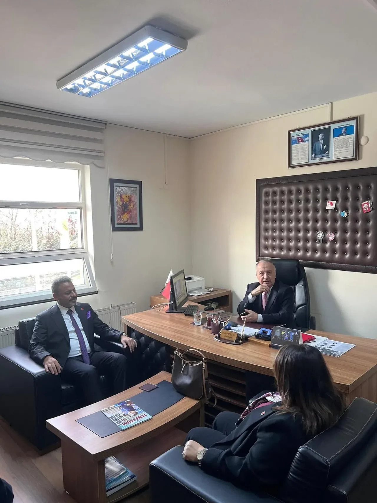 CHP Ümraniye İlçe Başkanlığı Dünya Engelliler Günü'nde Özel Eğitim Okulu'nu Ziyaret Etti CHP Ümraniye İlçe Başkanlığı Dünya Engelliler Günü'nde Özel Eğitim Okulu'nu Ziyaret Etti