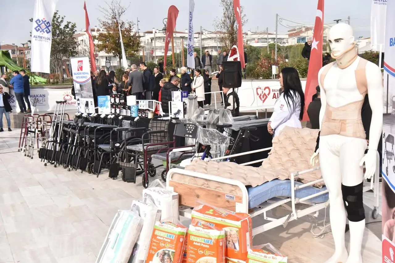 Altıeylül Belediyesi'nden 3 Aralık Dünya Engelliler Günü'nde Anlamlı Destek Altıeylül Belediyesi'nden 3 Aralık Dünya Engelliler Günü'nde Anlamlı Destek
