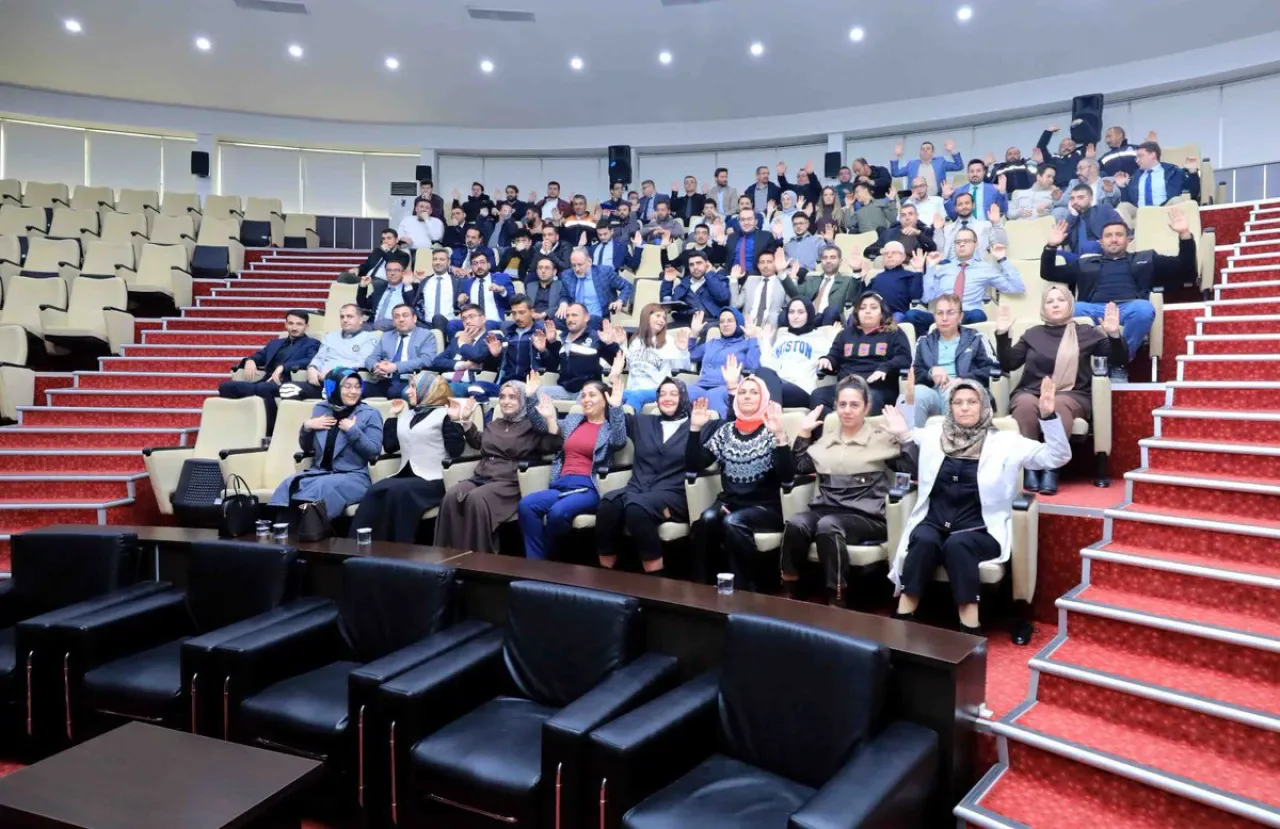 Karatay Belediyesi Personeline Ergonomi ve Hareket Eğitimi Karatay Belediyesi Personeline Ergonomi ve Hareket Eğitimi