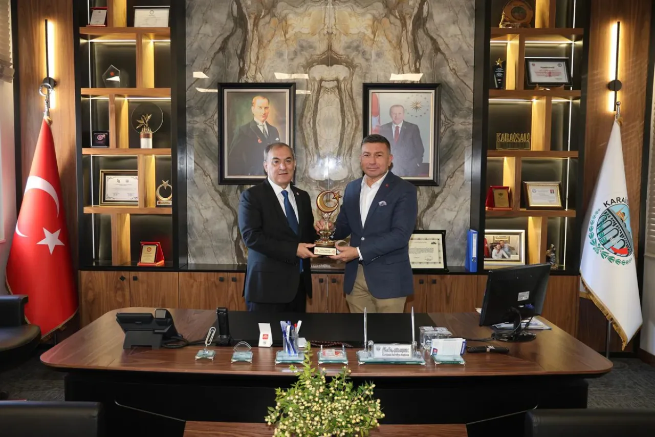 Adana ATÜ Rektörü'nden Karaisalı Belediyesi'ne Nezaket Ziyareti Adana ATÜ Rektörü'nden Karaisalı Belediyesi'ne Nezaket Ziyareti
