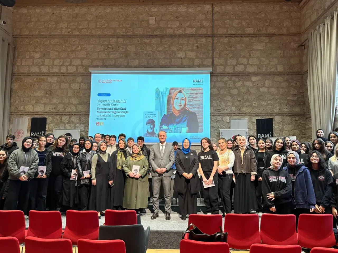Gaziosmanpaşa'da Mustafa Kutlu Söyleşisi: Edebiyata Yolculuk Gaziosmanpaşa'da Mustafa Kutlu Söyleşisi: Edebiyata Yolculuk