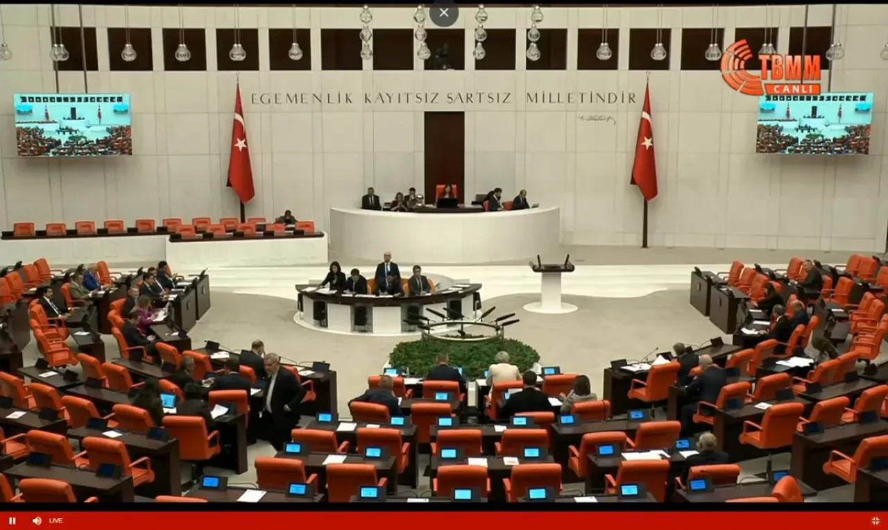 2025 Trafik Cezalarında Rekor Artış: 55 Milyar TL Hedef 90 Milyarı Geçti 2025 Trafik Cezalarında Rekor Artış: 55 Milyar TL Hedef 90 Milyarı Geçti