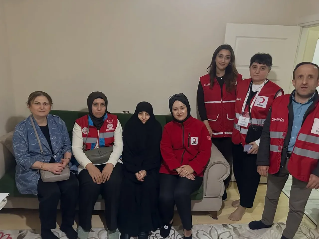 Türk Kızılay'dan Bahçelievler'de Engelli Vatandaşa Anlamlı Hediye Türk Kızılay'dan Bahçelievler'de Engelli Vatandaşa Anlamlı Hediye