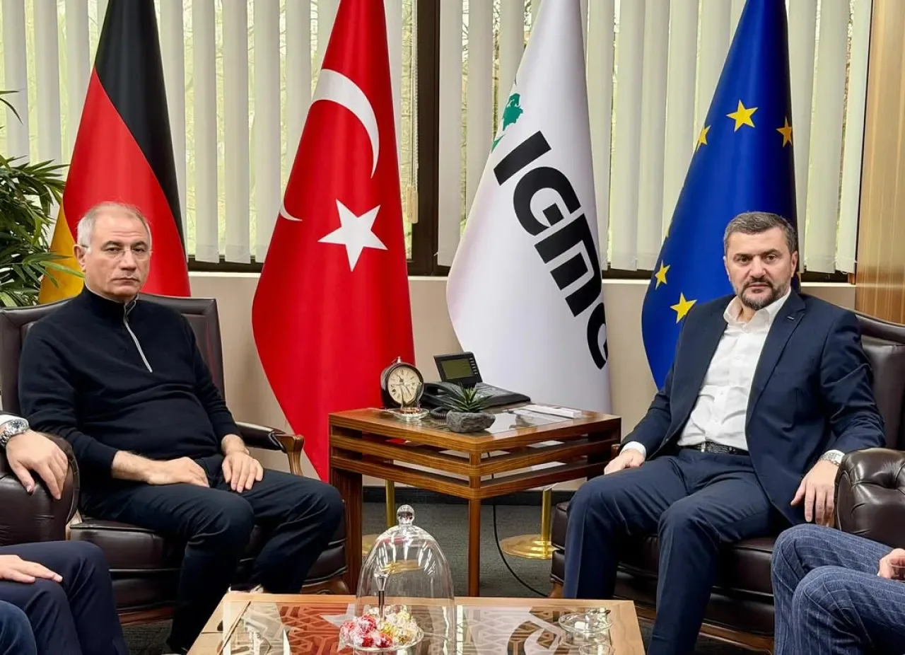 Efkan Ala, IGMG ile Yurtdışı Türk Toplumunun Sorunlarını ve Avrupa'daki İslam Düşmanlığını Görüştü Efkan Ala, IGMG ile Yurtdışı Türk Toplumunun Sorunlarını ve Avrupa'daki İslam Düşmanlığını Görüştü