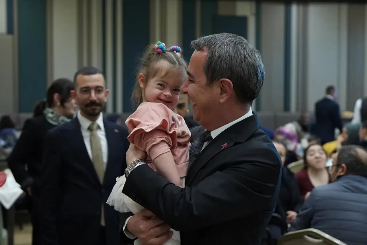 Beyoğlu'nda Dünya Engelliler Günü Etkinliği: "Eşitlik Güçlendirir" Mesajı Beyoğlu'nda Dünya Engelliler Günü Etkinliği: "Eşitlik Güçlendirir" Mesajı