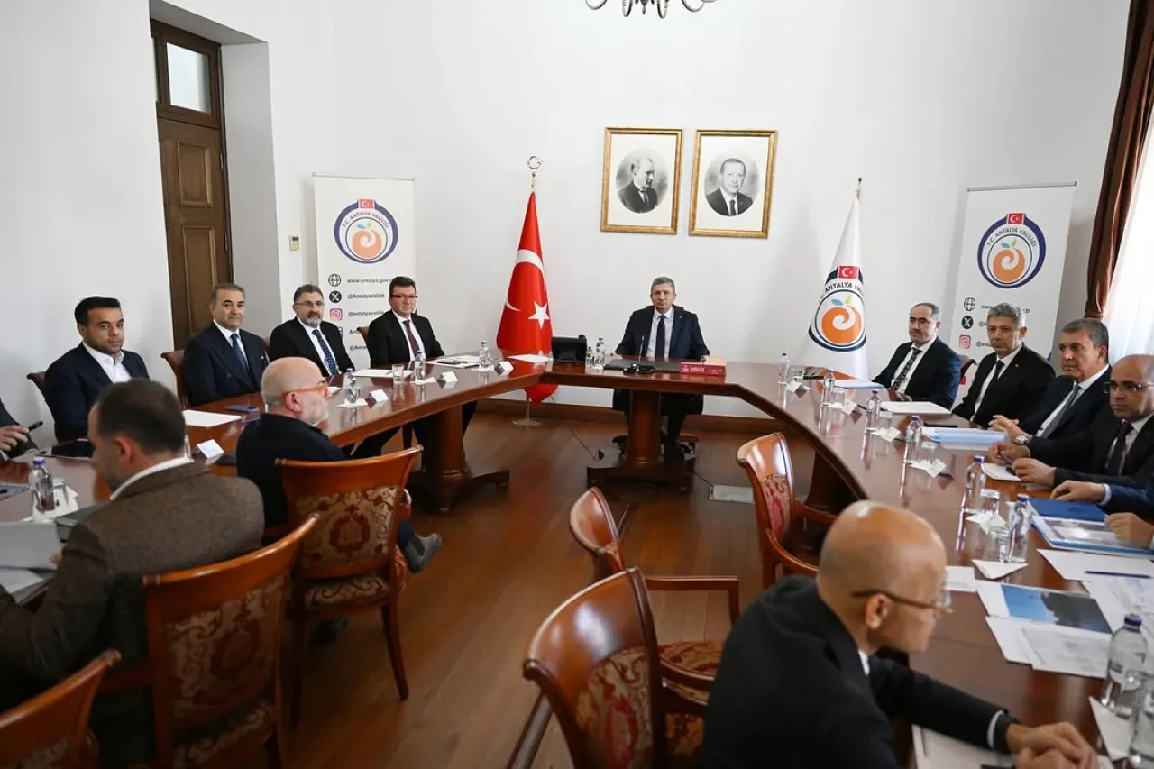 Serik'te Acısu Deresi'nin Sorunları ve Çözüm Yolları Masaya Yatırıldı Serik'te Acısu Deresi'nin Sorunları ve Çözüm Yolları Masaya Yatırıldı