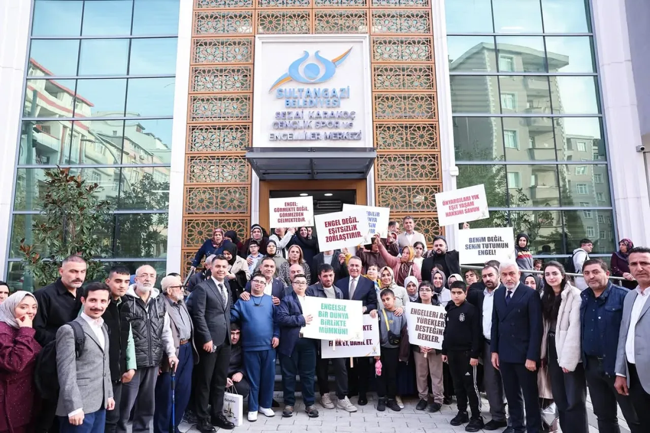 Sultangazi'de 3 Aralık Dünya Engelliler Günü'nde Anlamlı Buluşma Sultangazi'de 3 Aralık Dünya Engelliler Günü'nde Anlamlı Buluşma