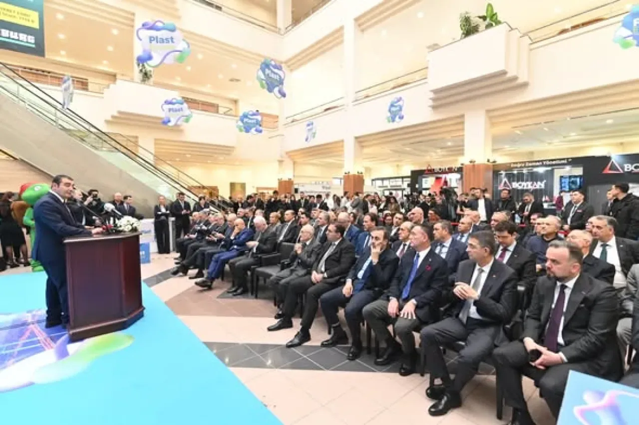 Gaziantep Sanayicisi Plast Eurasia İstanbul Fuarı'nda Sektörün Geleceğini Değerlendirdi Gaziantep Sanayicisi Plast Eurasia İstanbul Fuarı'nda Sektörün Geleceğini Değerlendirdi