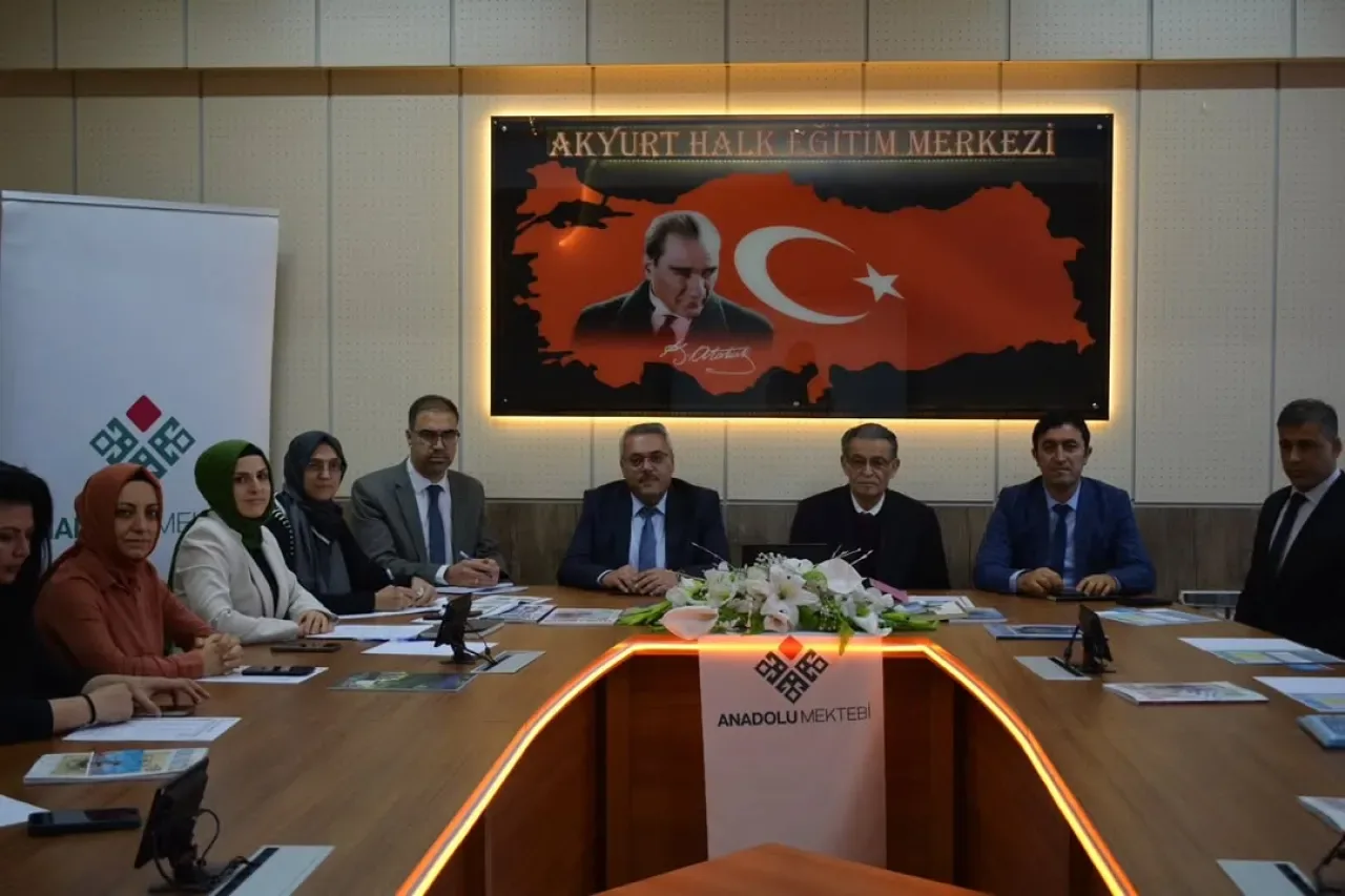 Akyurt'ta Anadolu Mektebi Yazar Okumaları Programı Planlama Toplantısı Yapıldı Akyurt'ta Anadolu Mektebi Yazar Okumaları Programı Planlama Toplantısı Yapıldı
