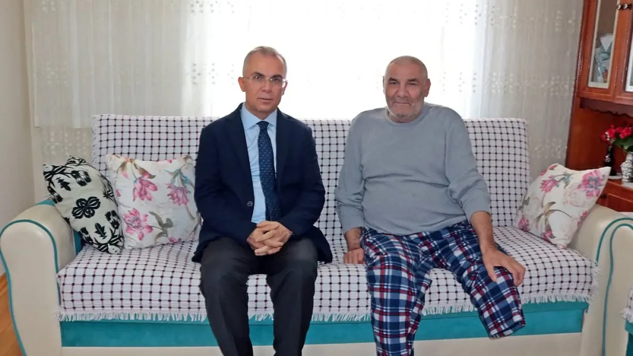 Maltepe'de 3 Aralık Dünya Engelliler Günü'nde Anlamlı Ziyaret Maltepe'de 3 Aralık Dünya Engelliler Günü'nde Anlamlı Ziyaret