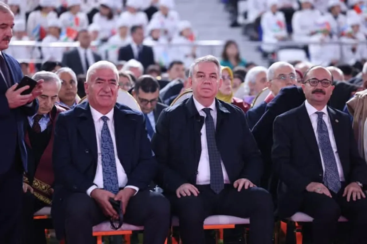 AK Partili Osman Mesten, Özbekistan'da Tıp Enstitüsü Mezuniyet Töreni'ne Katıldı AK Partili Osman Mesten, Özbekistan'da Tıp Enstitüsü Mezuniyet Töreni'ne Katıldı