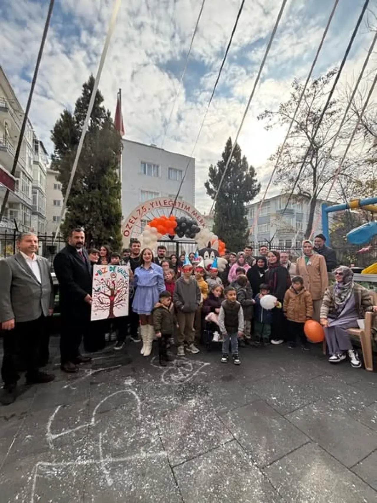 CHP Altındağ, 3 Aralık Dünya Engelliler Günü'nde Özel 75. Yıl Eğitim Merkezi'ni Ziyaret Etti CHP Altındağ, 3 Aralık Dünya Engelliler Günü'nde Özel 75. Yıl Eğitim Merkezi'ni Ziyaret Etti