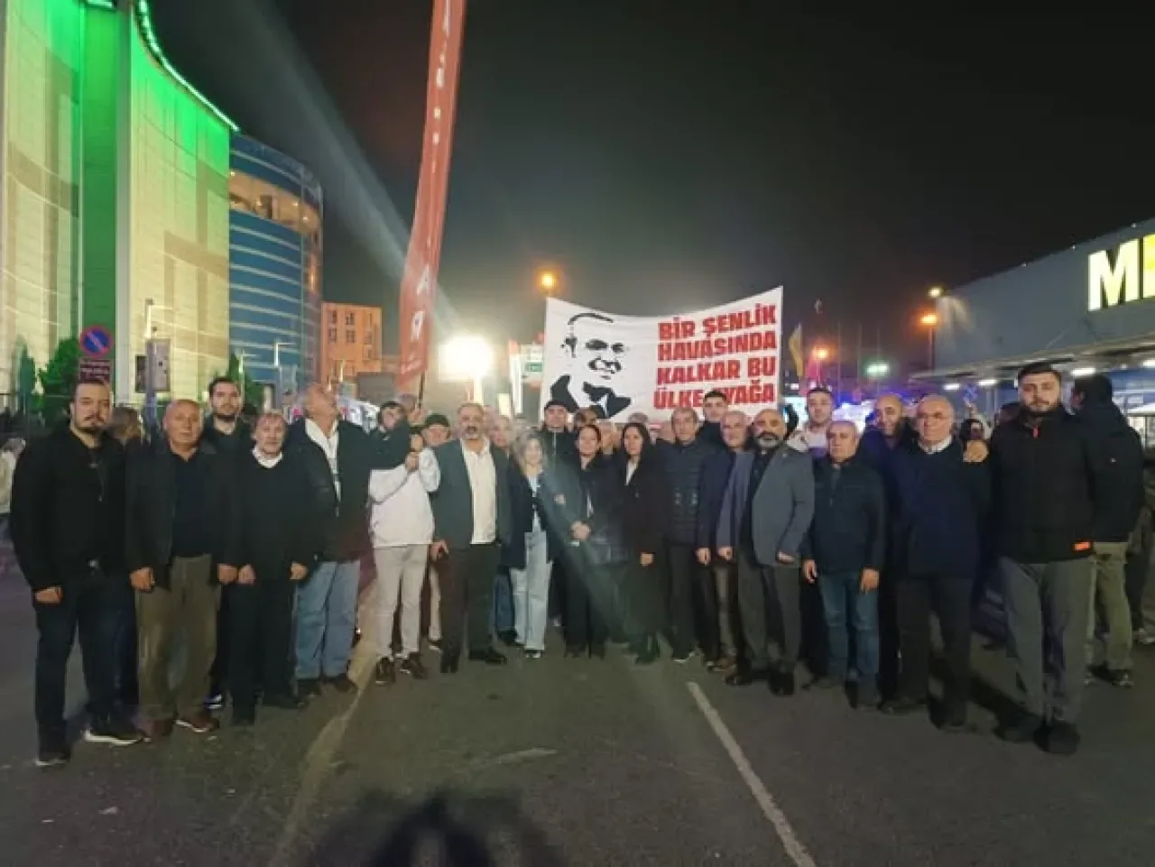 Bağcılar CHP, İmamoğlu ve Yol Arkadaşlarının Özgürlüğü İçin Mücadeleye Devam Ediyor Bağcılar CHP, İmamoğlu ve Yol Arkadaşlarının Özgürlüğü İçin Mücadeleye Devam Ediyor