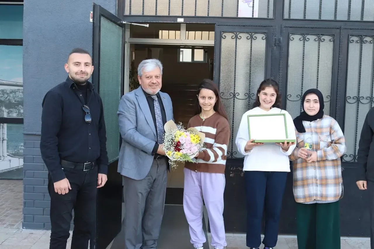 İstanbul Sultanbeyli'de 3 Aralık Dünya Engelliler Günü'nde Özel Bir Ziyaret İstanbul Sultanbeyli'de 3 Aralık Dünya Engelliler Günü'nde Özel Bir Ziyaret