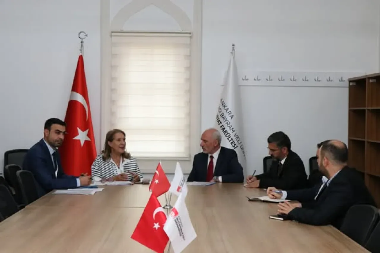 AHBVÜ İlahiyat Fakültesi'nde YÖKAK Değerlendirme Ziyareti Gerçekleştirildi AHBVÜ İlahiyat Fakültesi'nde YÖKAK Değerlendirme Ziyareti Gerçekleştirildi