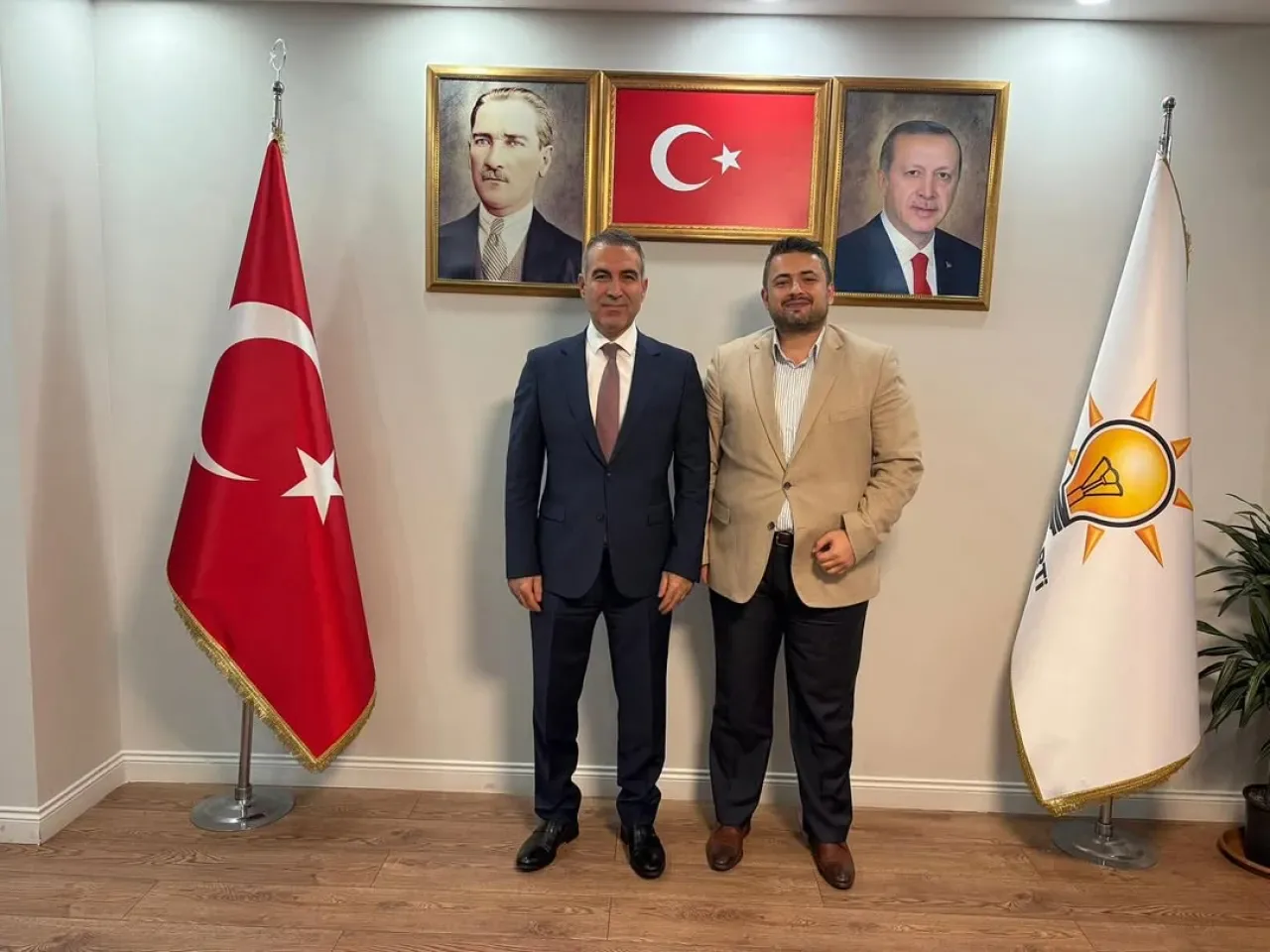AK Parti Bahçelievler'de Eski İlçe Başkanı Zülküf Türkoğlu'na Hayırlı Olsun Ziyareti AK Parti Bahçelievler'de Eski İlçe Başkanı Zülküf Türkoğlu'na Hayırlı Olsun Ziyareti